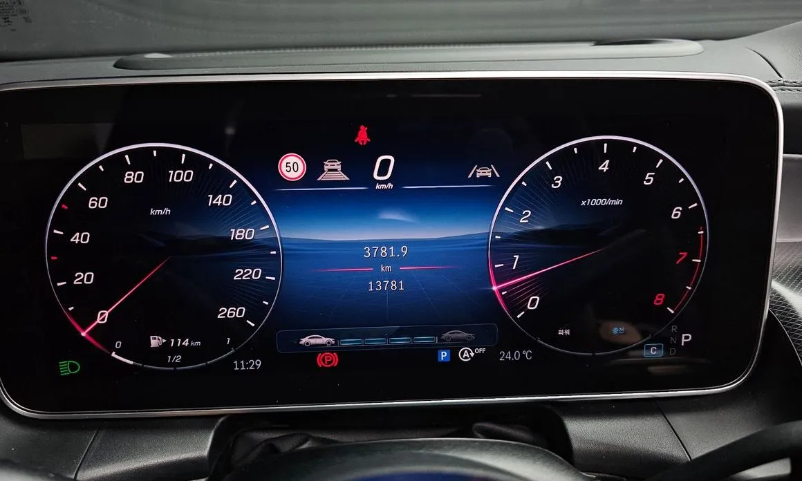 Mercedes-Benz GLC-Class 2025 из KR, фото 8