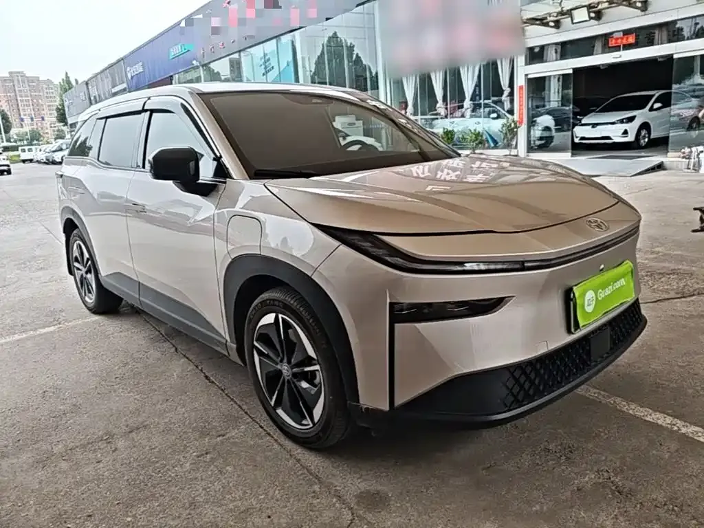 Toyota Platinum 3X 2025 из CN, фото 8