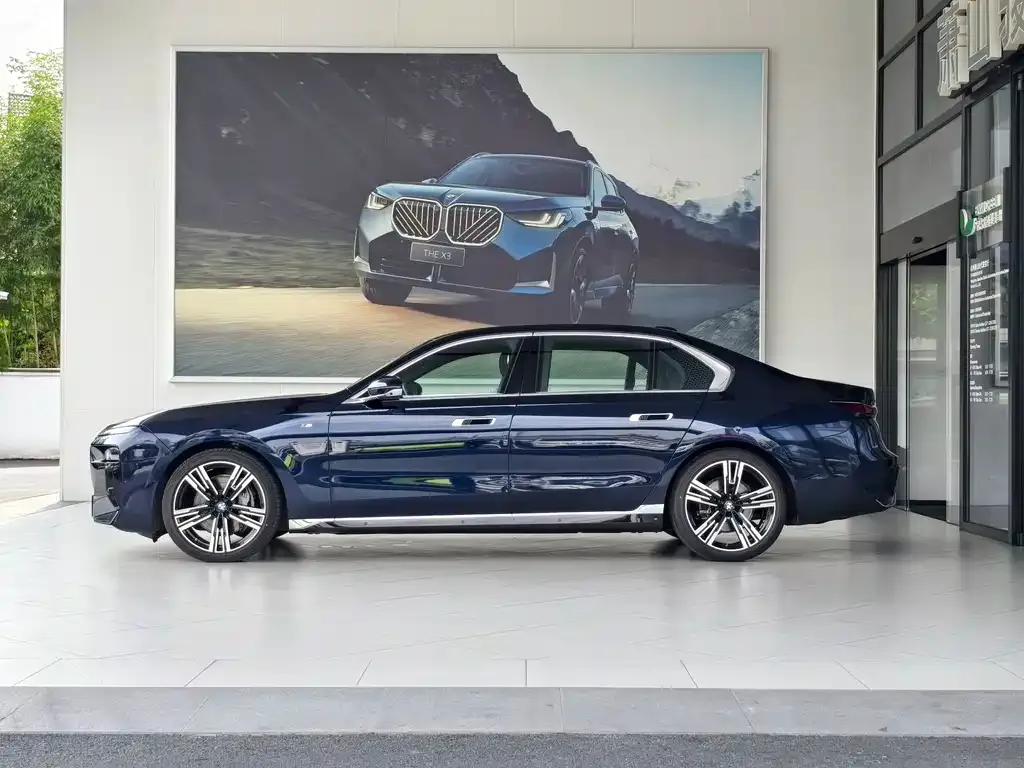 BMW 7 Series 2024 из CN, фото 6