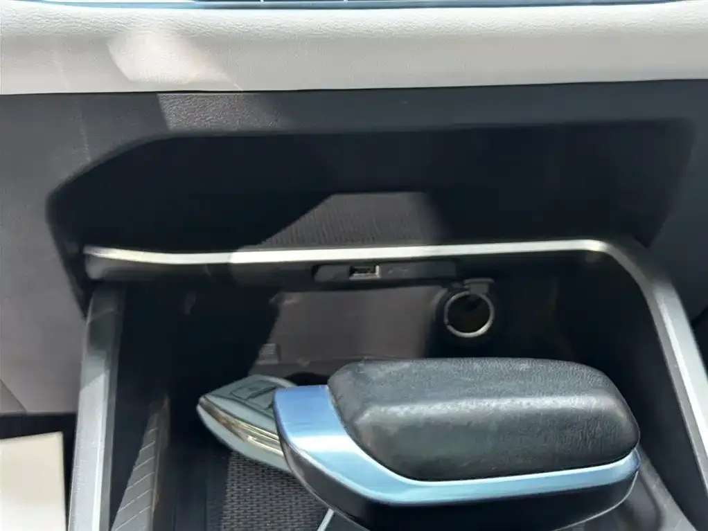 Geely Emgrand 2023 из CN, фото 2