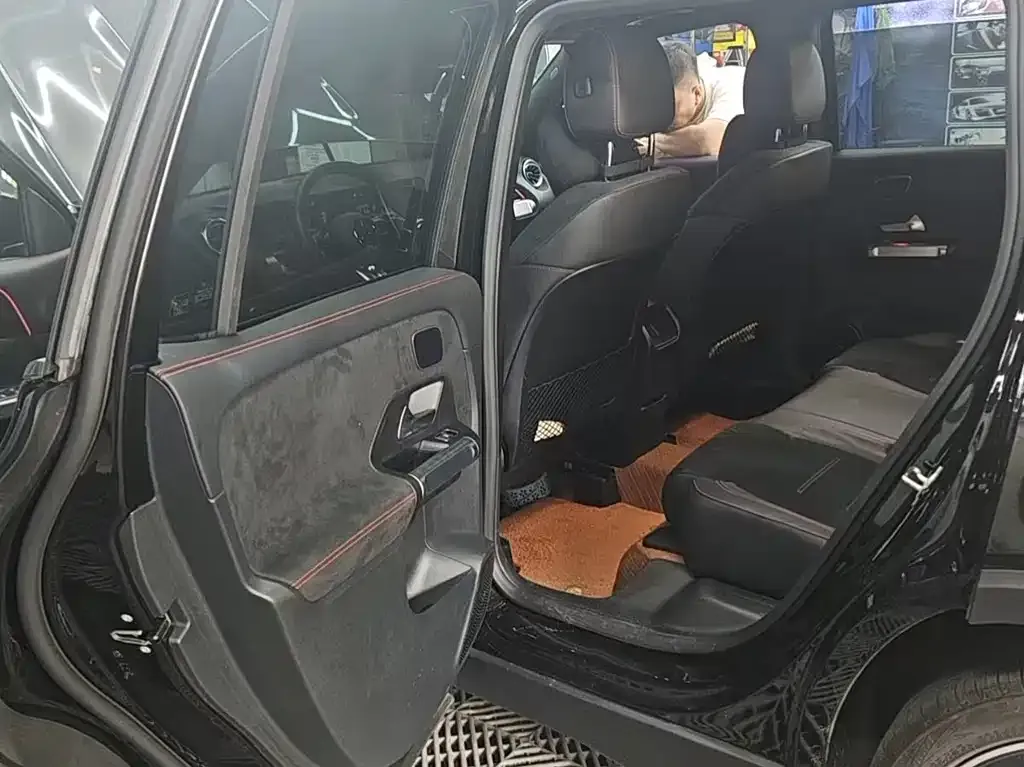 Mercedes-Benz GLB AMG — фото 7