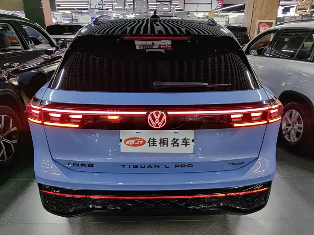 Volkswagen Tiguan L — фото 3