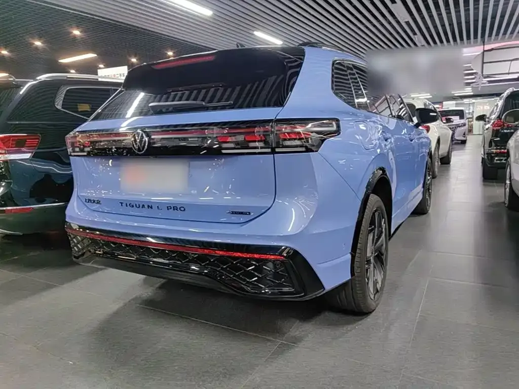 Volkswagen Tiguan L — фото 9