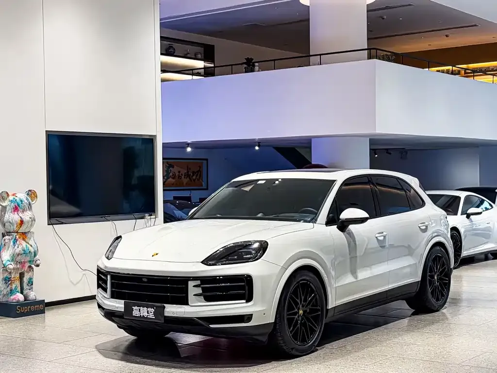 Porsche Cayenne — фото 1