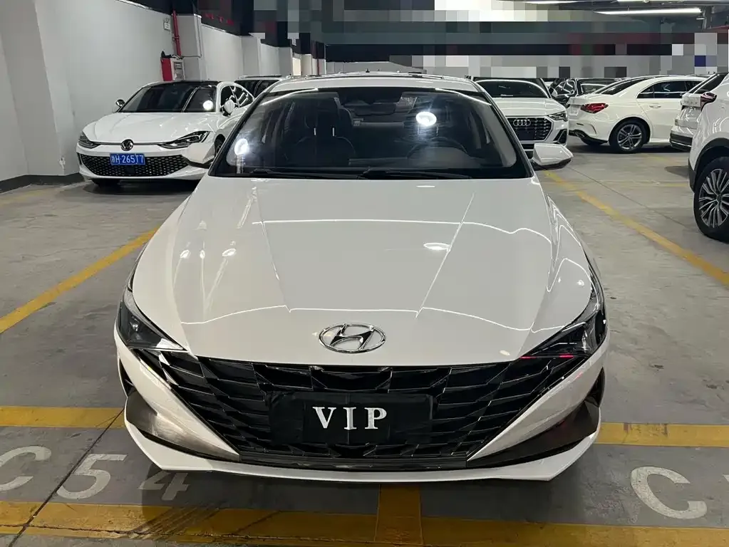 Hyundai Elantra — фото 7