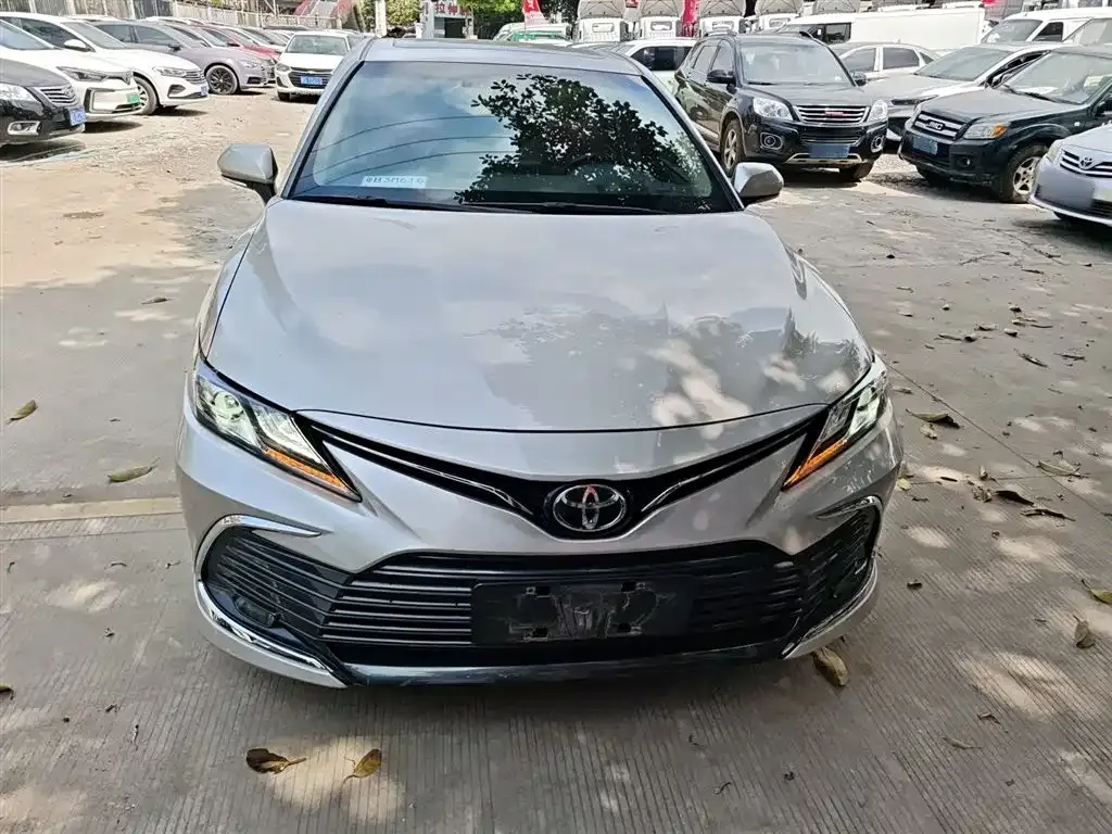 Toyota Camry — фото 9