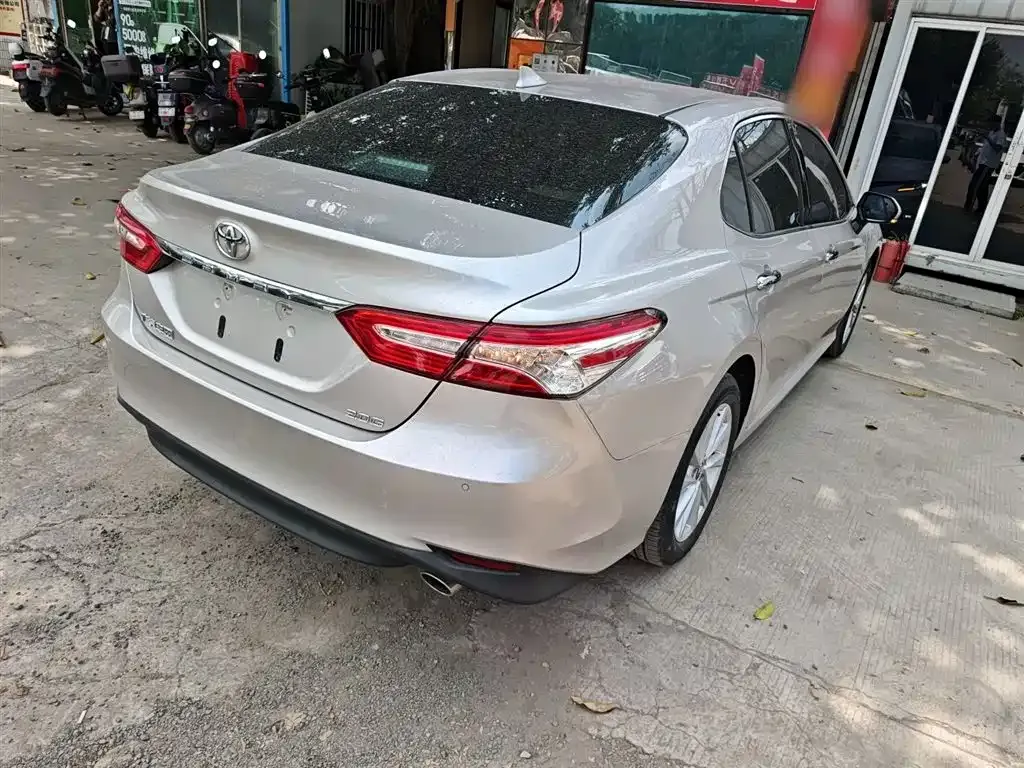 Toyota Camry — фото 7