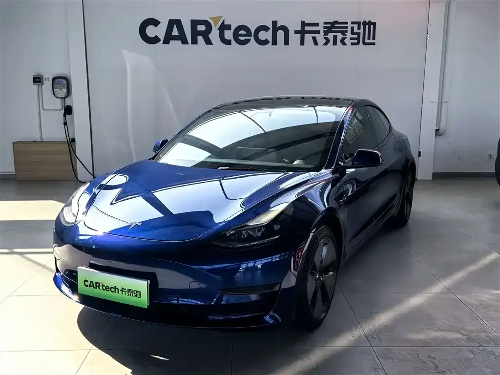Tesla Model 3 — фото 1