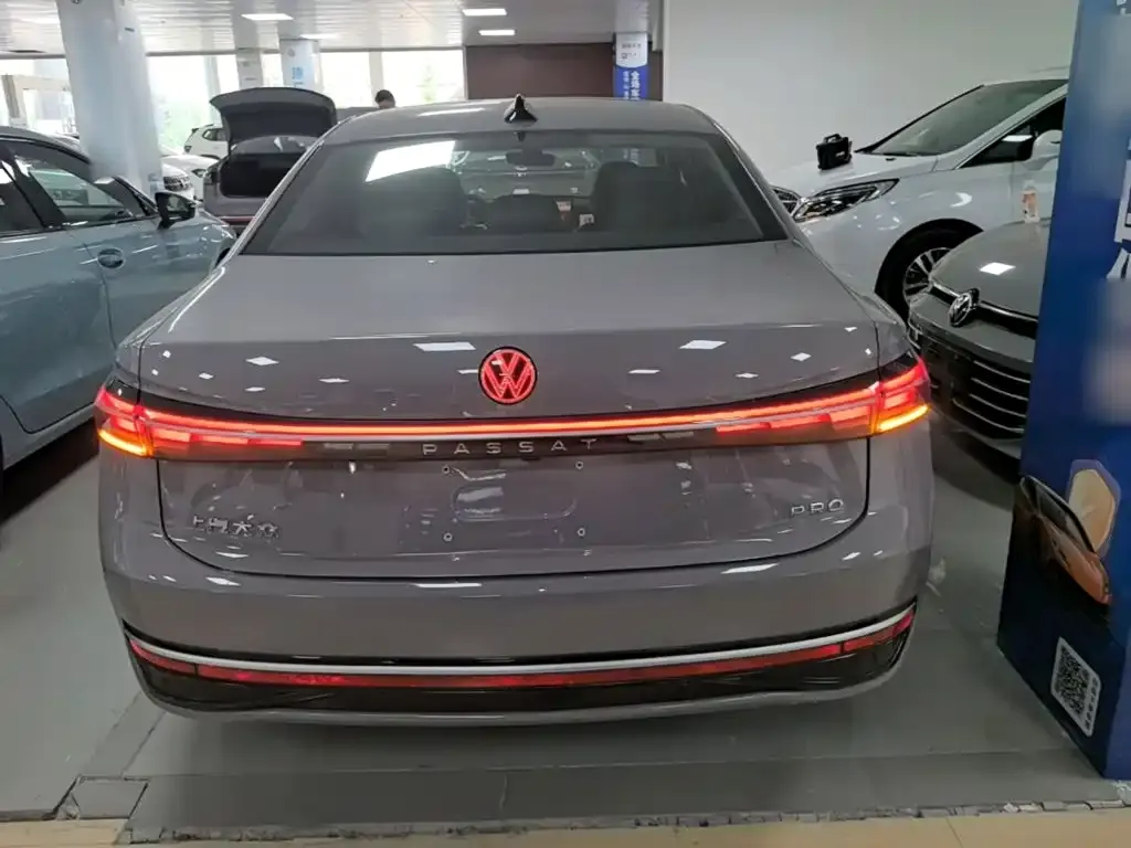Volkswagen Passat — фото 7