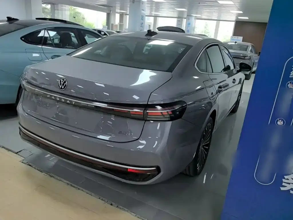 Volkswagen Passat — фото 10