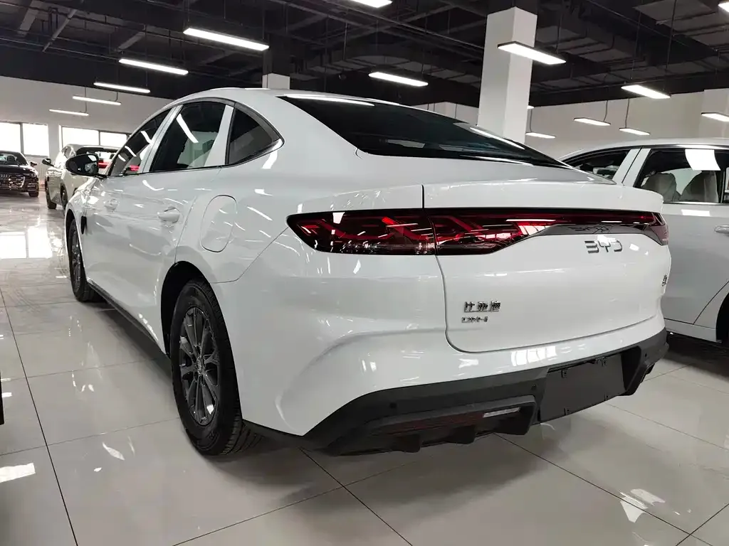 BYD Qin L — фото 10