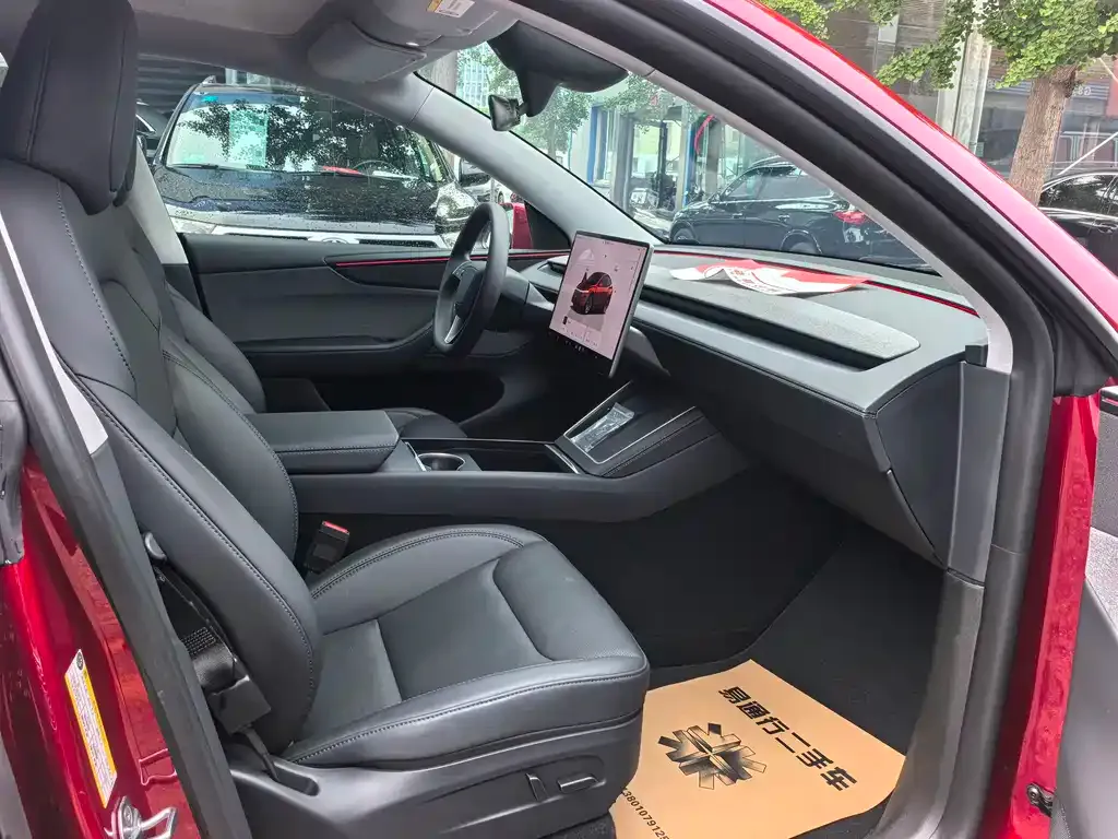 Tesla Model Y — фото 5