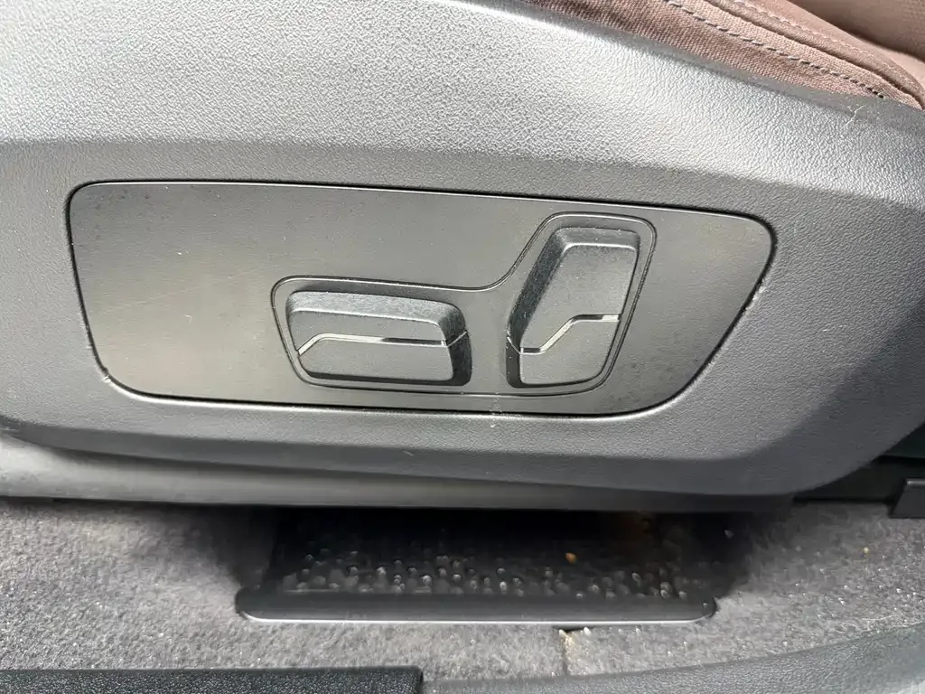 BMW X1 — фото 9
