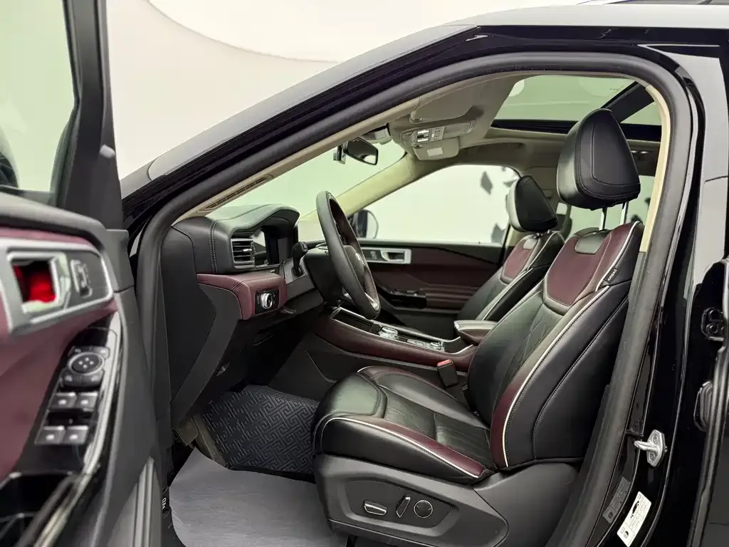 Ford Explorer 2023 из CN, фото 5