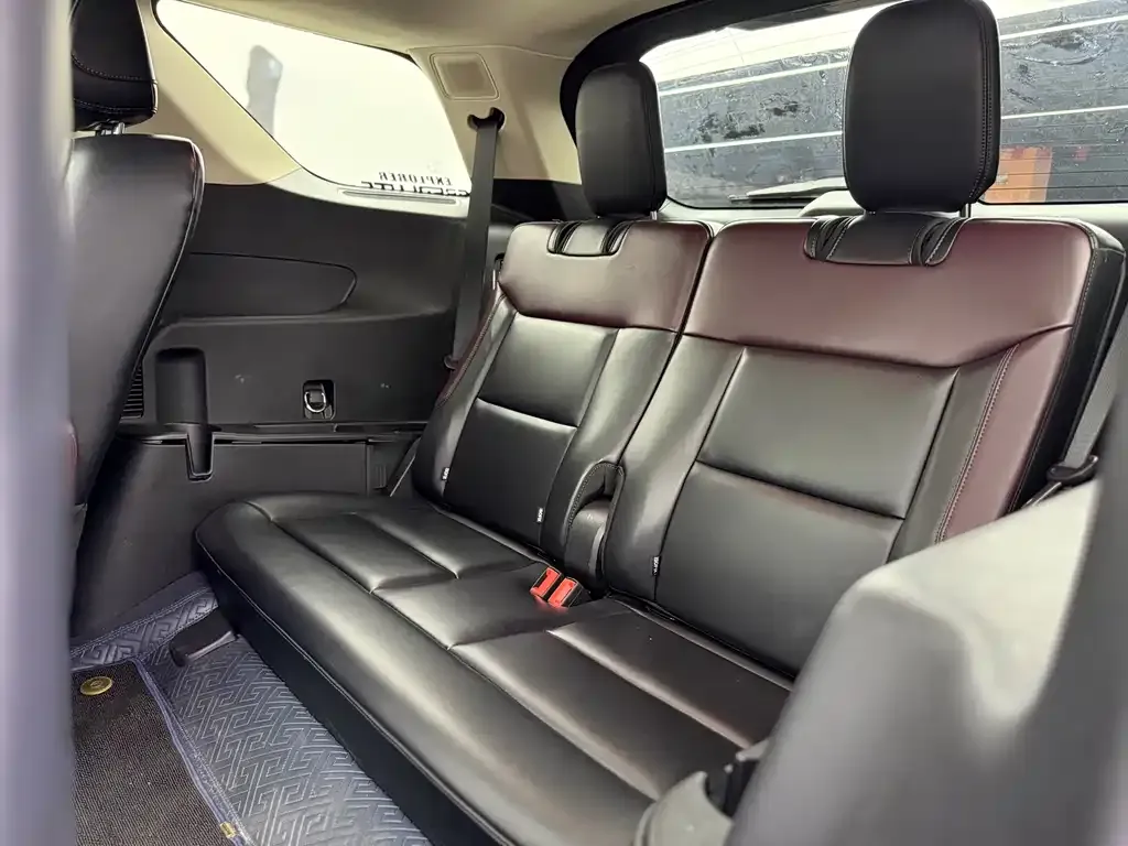 Ford Explorer 2023 из CN, фото 4