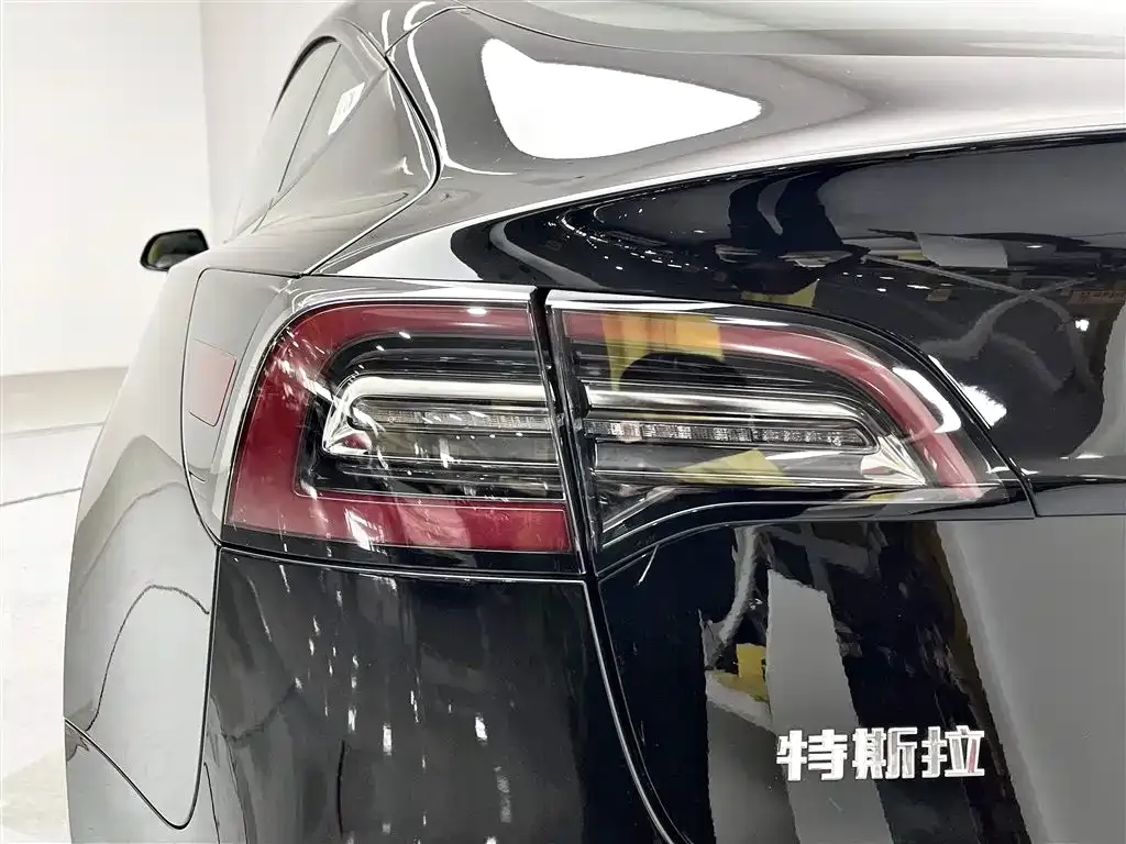 Tesla Model 3 — фото 2