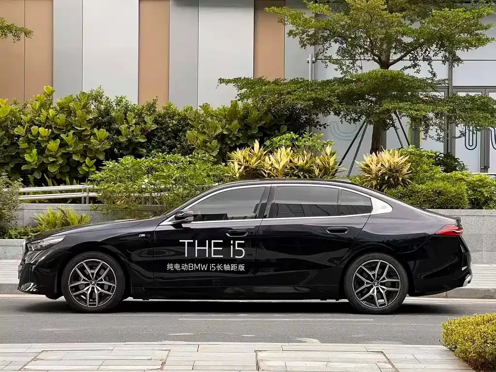 BMW i5 2025 из CN, фото 10