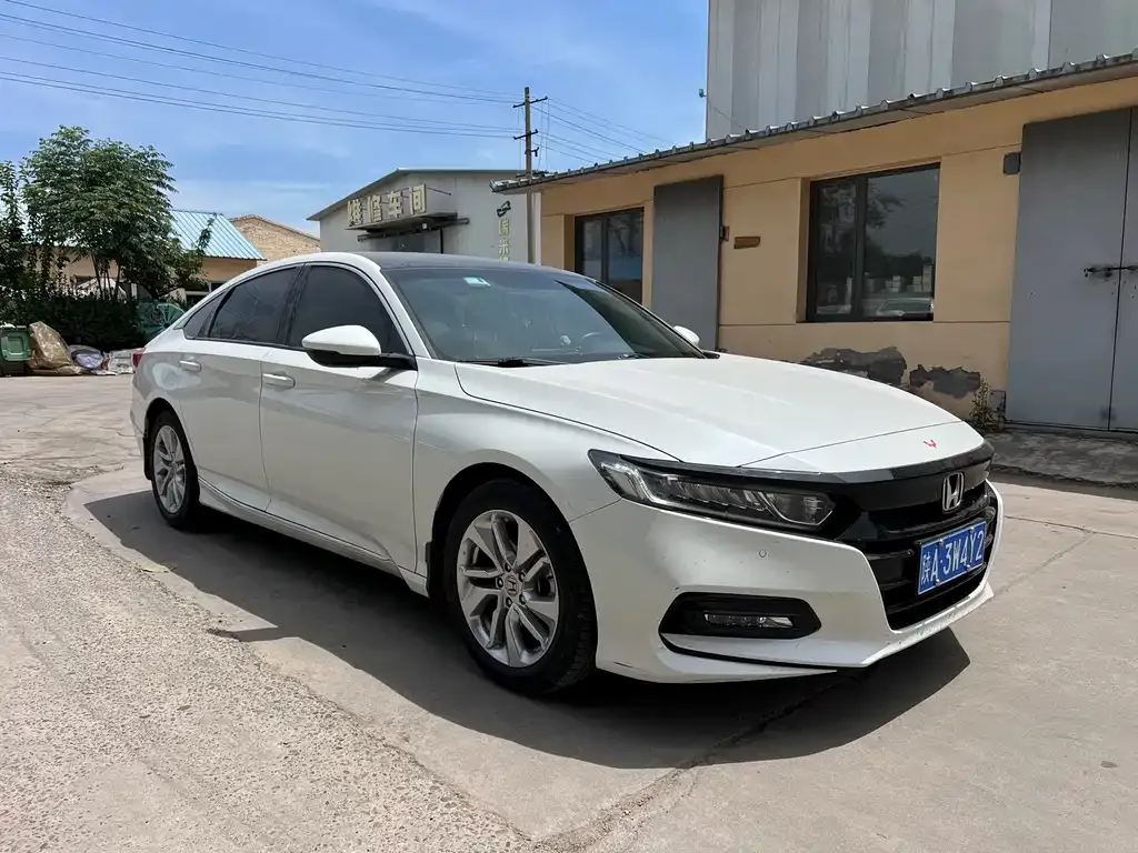 Honda Accord — фото 6