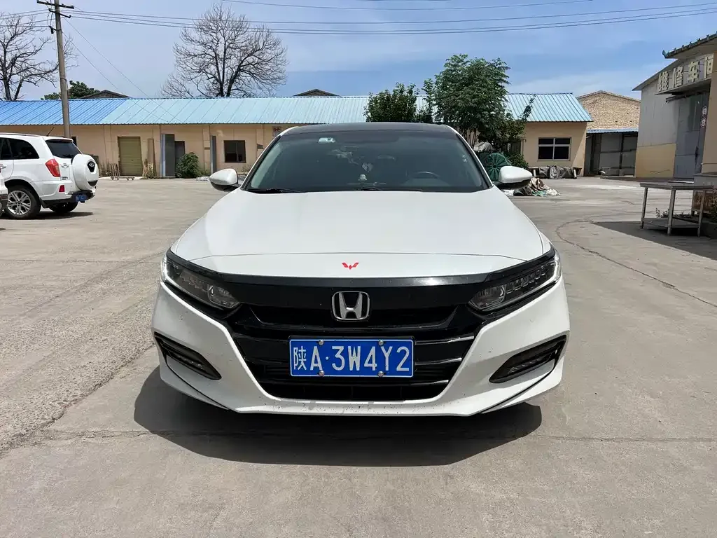 Honda Accord — фото 8