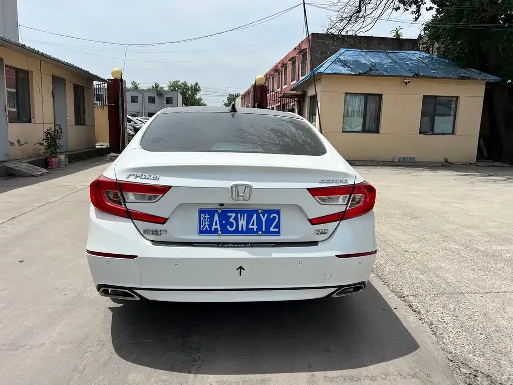 Honda Accord — фото 9