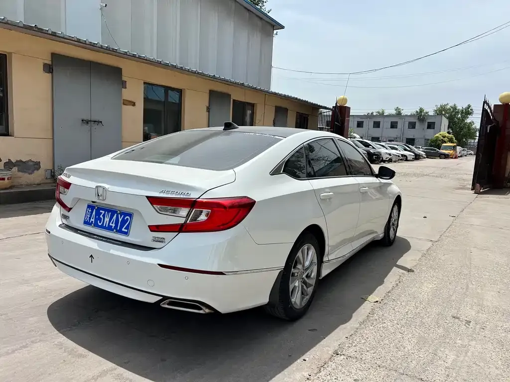 Honda Accord — фото 5