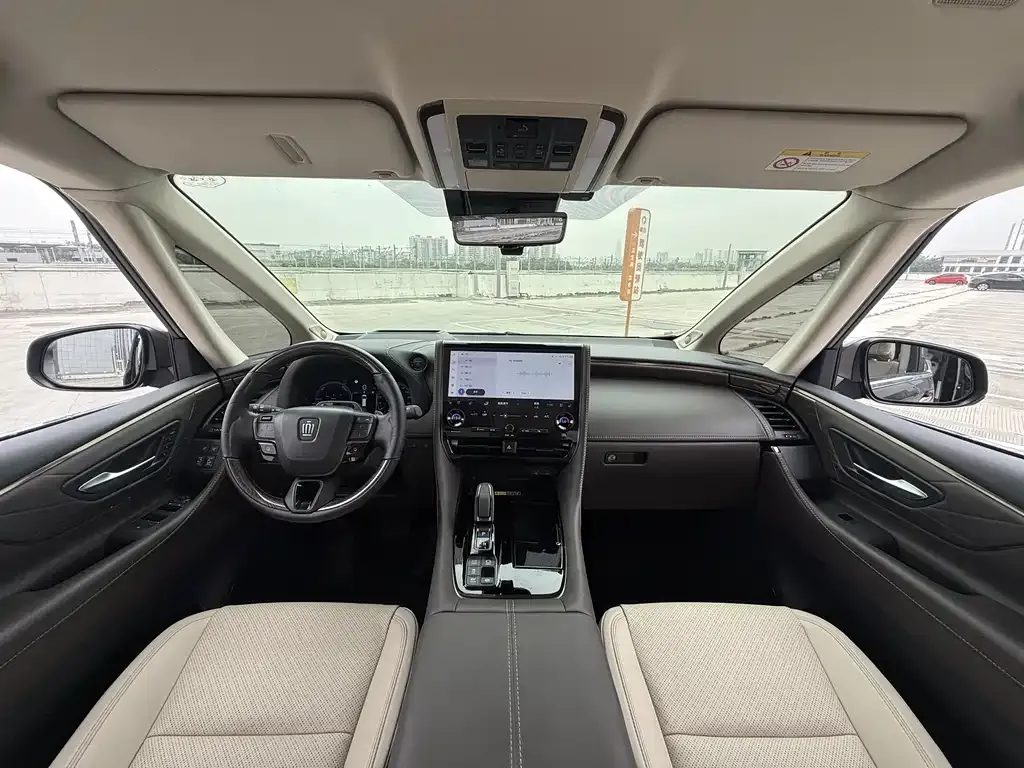 Toyota Vellfire — фото 8
