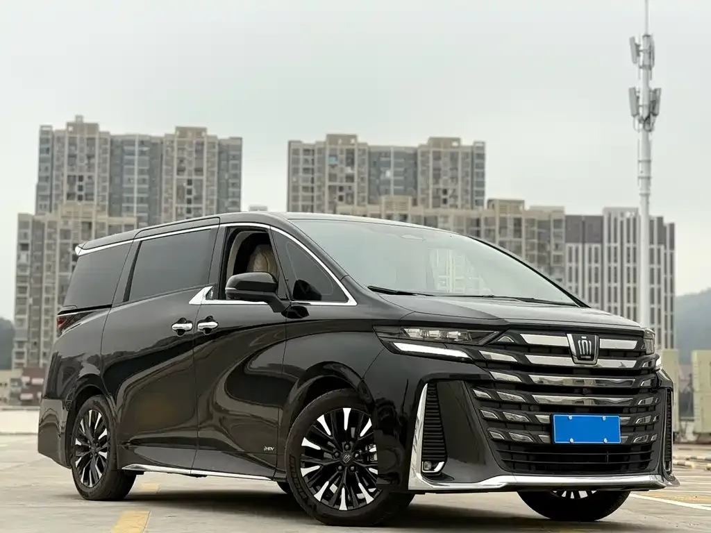 Toyota Vellfire — фото 2