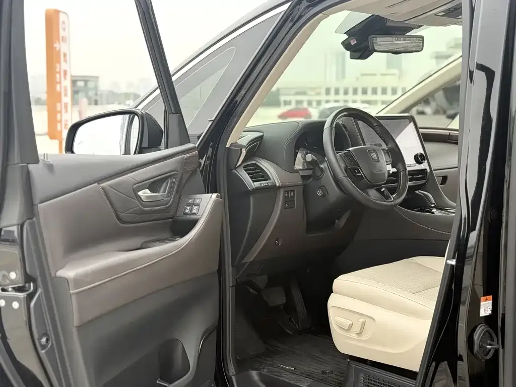 Toyota Vellfire — фото 5