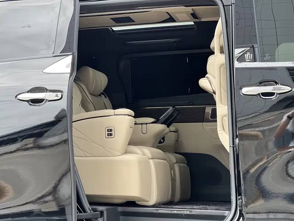 Toyota Vellfire — фото 9
