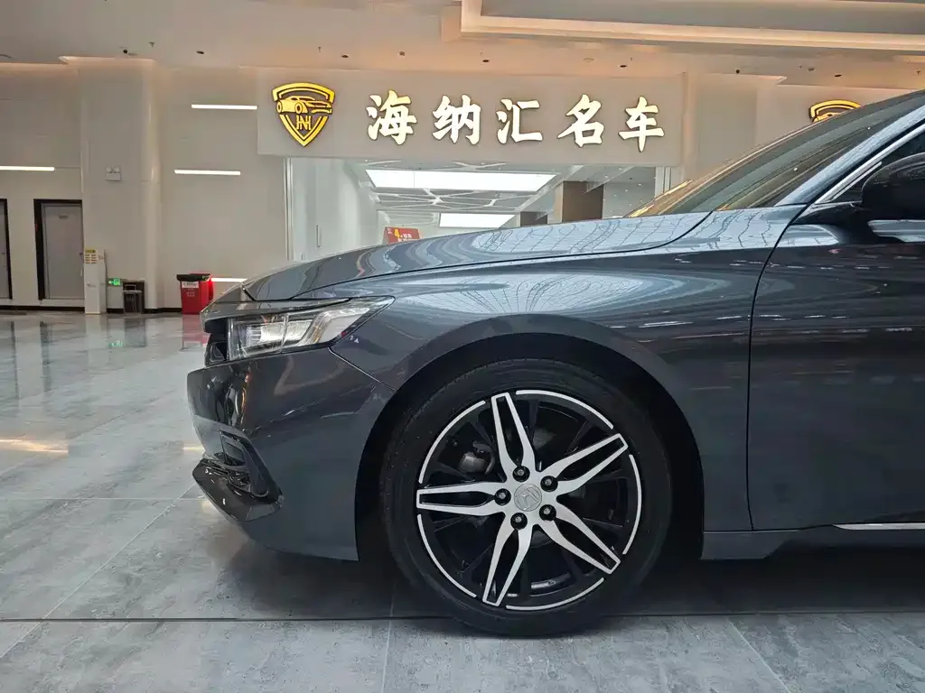 Honda Accord — фото 8