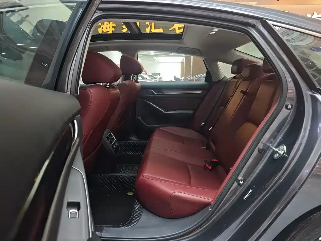 Honda Accord — фото 4
