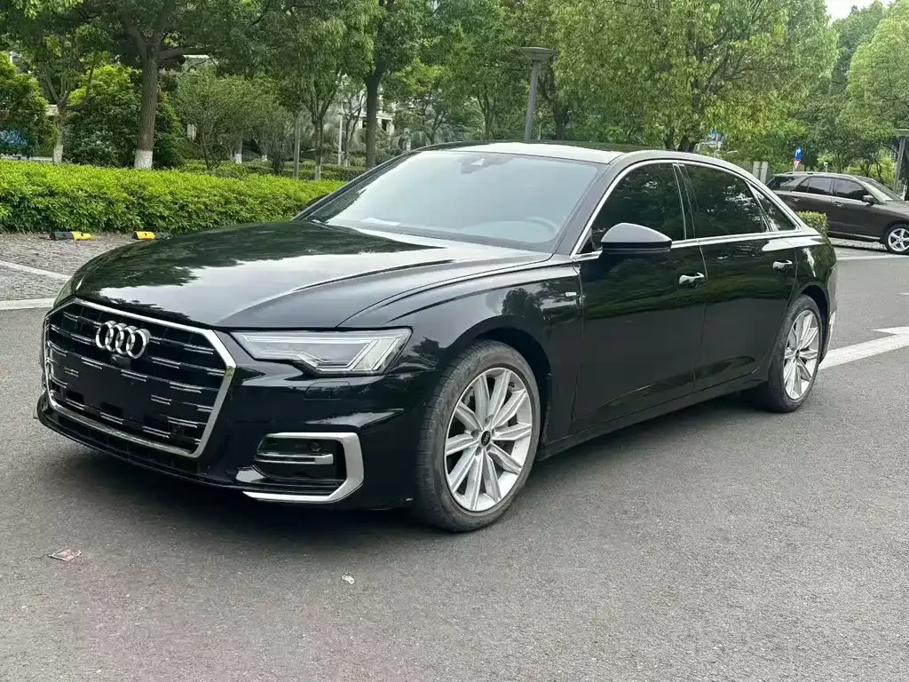 Audi A6L — фото 1