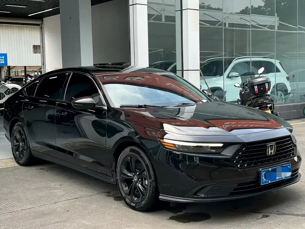 Honda Accord — фото 1