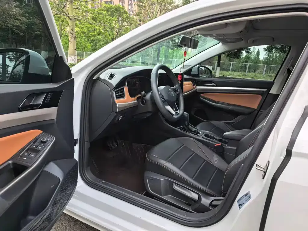 Volkswagen Bora 2024 из CN, фото 6