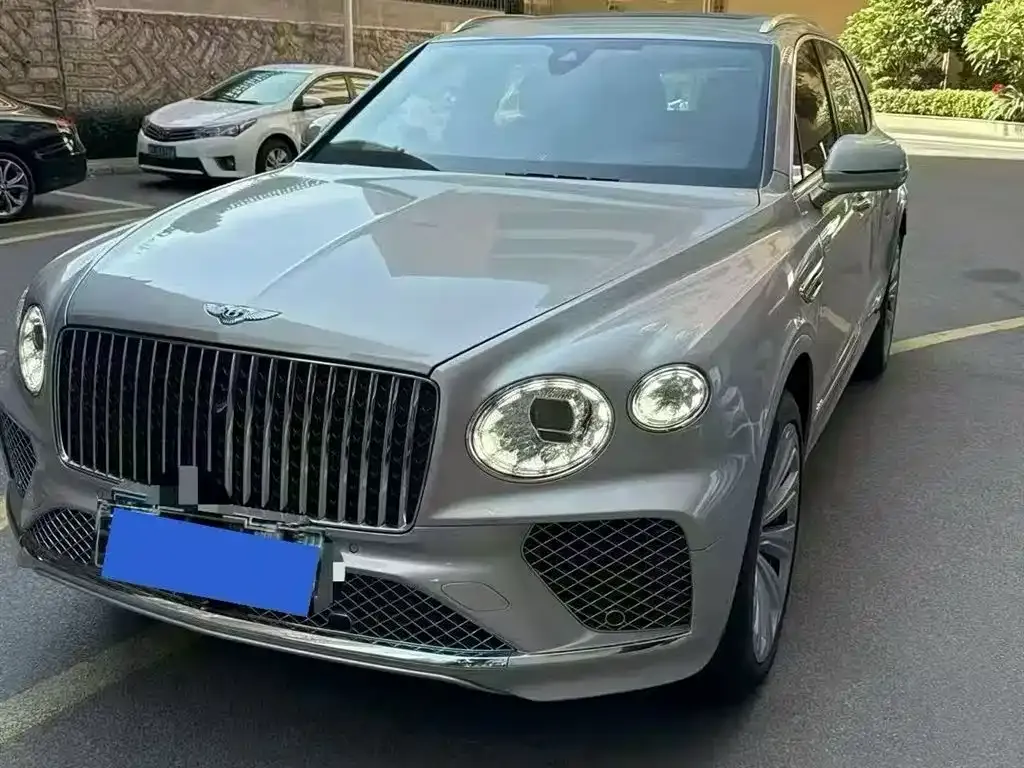 Bentley Bentayga — фото 1