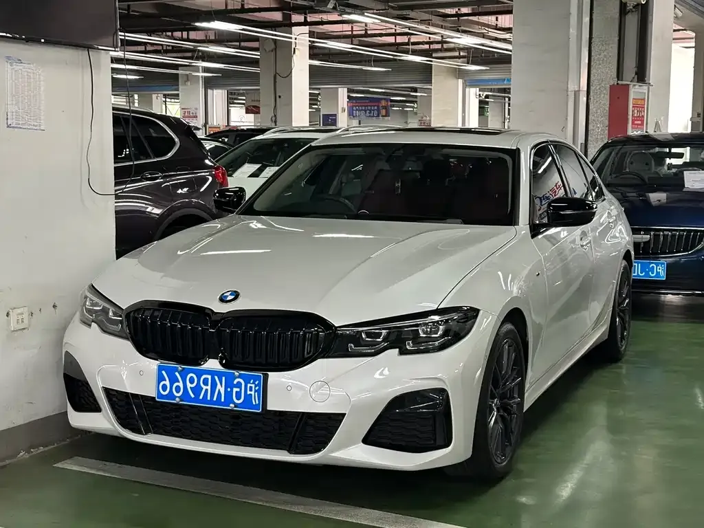 BMW 3 Series 2022 из CN, фото 1