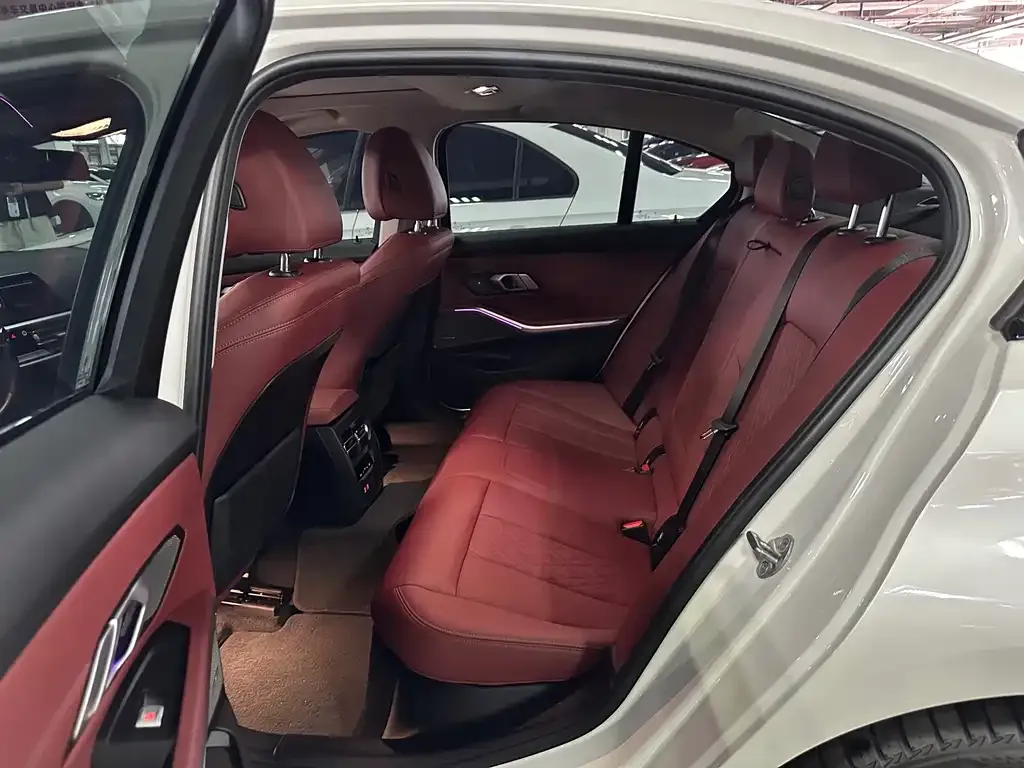 BMW 3 Series 2022 из CN, фото 10