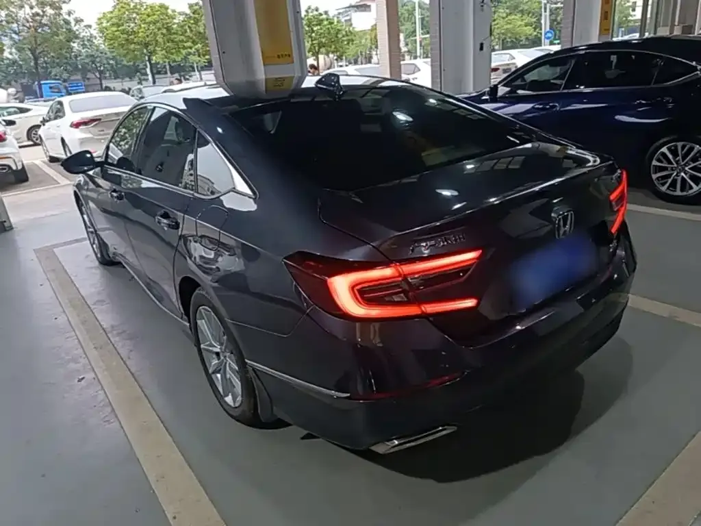 Honda Accord — фото 10