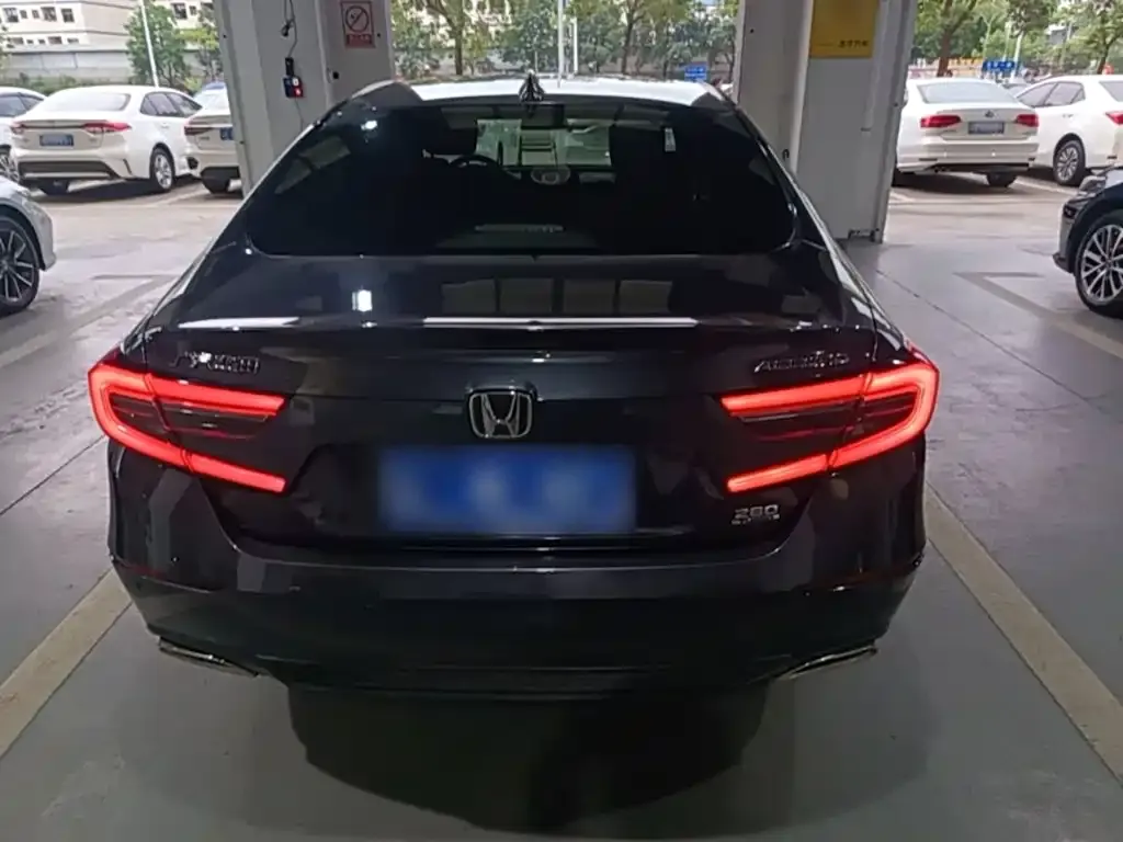 Honda Accord — фото 8