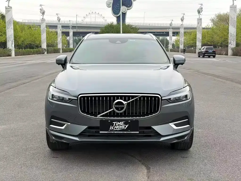 Volvo XC60 — фото 4