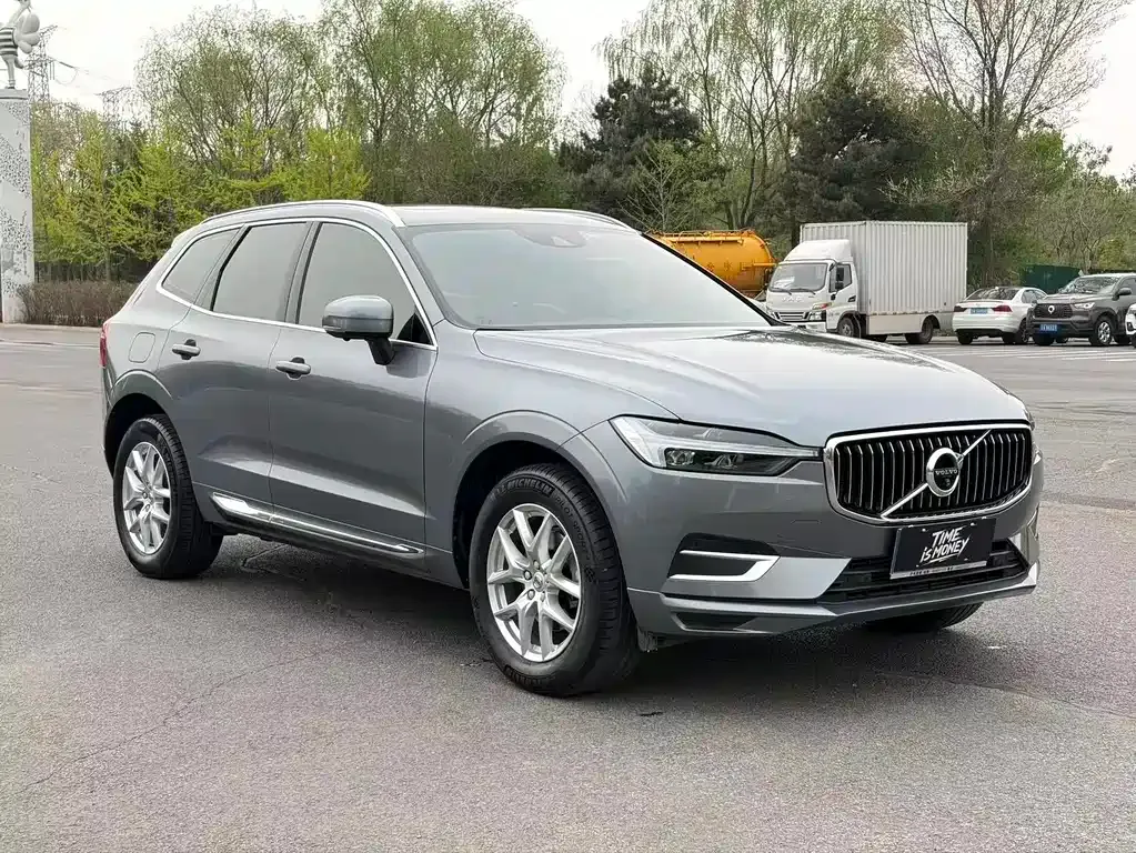 Volvo XC60 — фото 7