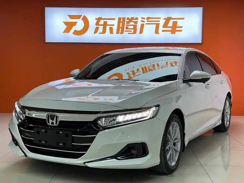 Honda Accord — фото 1