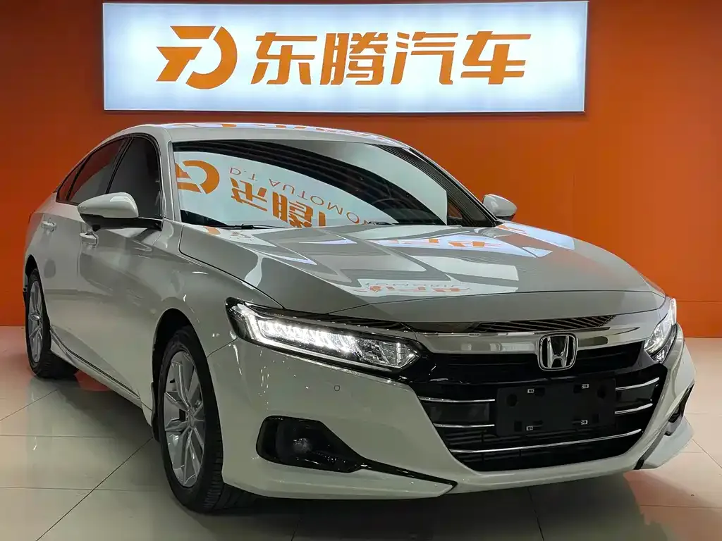 Honda Accord — фото 10