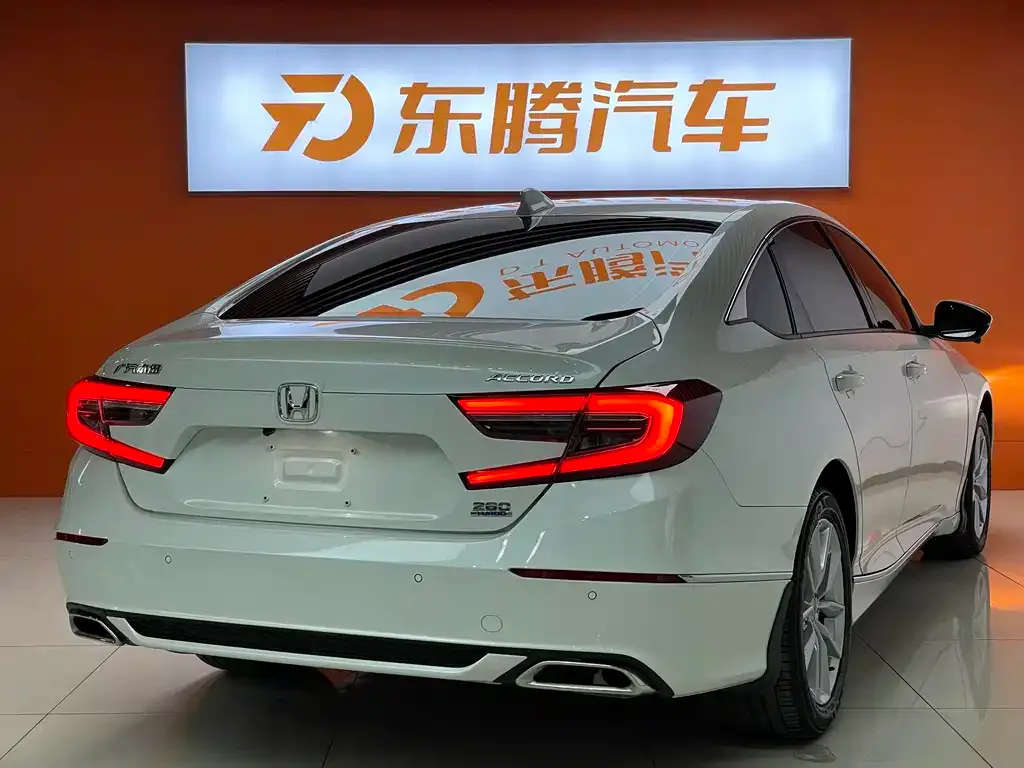 Honda Accord — фото 8