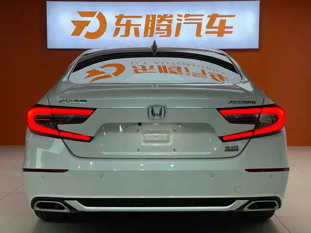 Honda Accord — фото 7