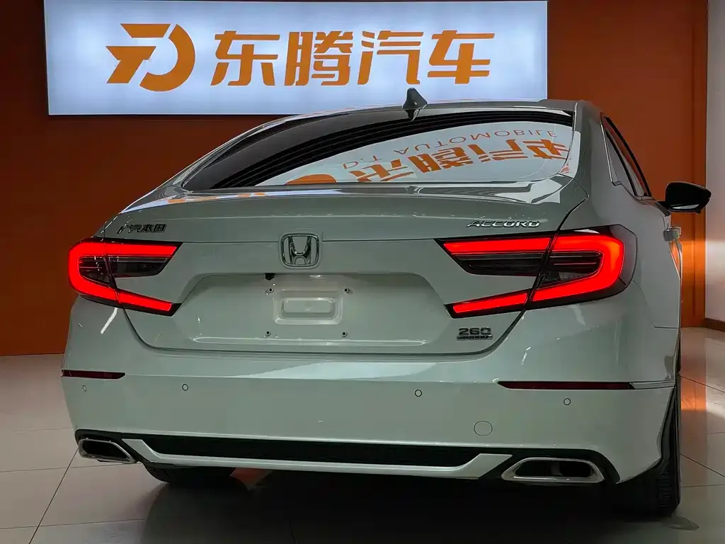 Honda Accord — фото 6