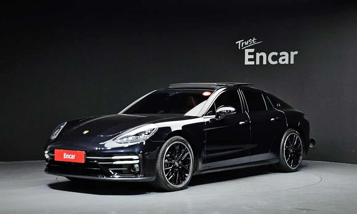 Porsche Panamera — фото 1