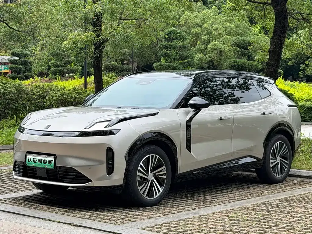 Lynk & Co 08 EM-P