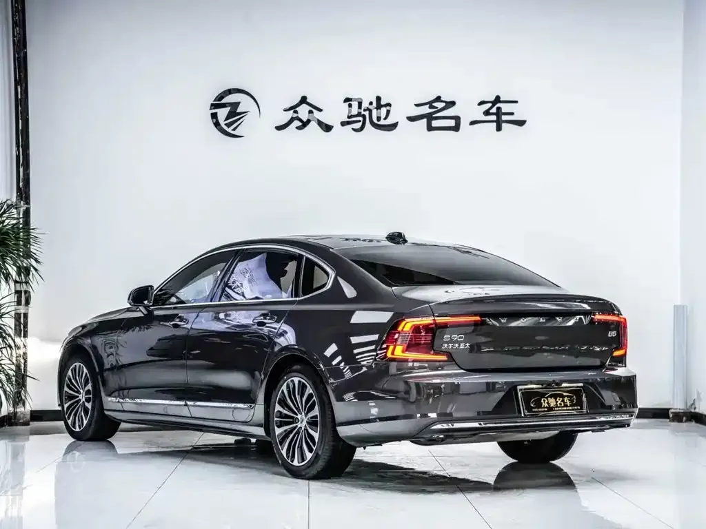 Volvo S90 — фото 6