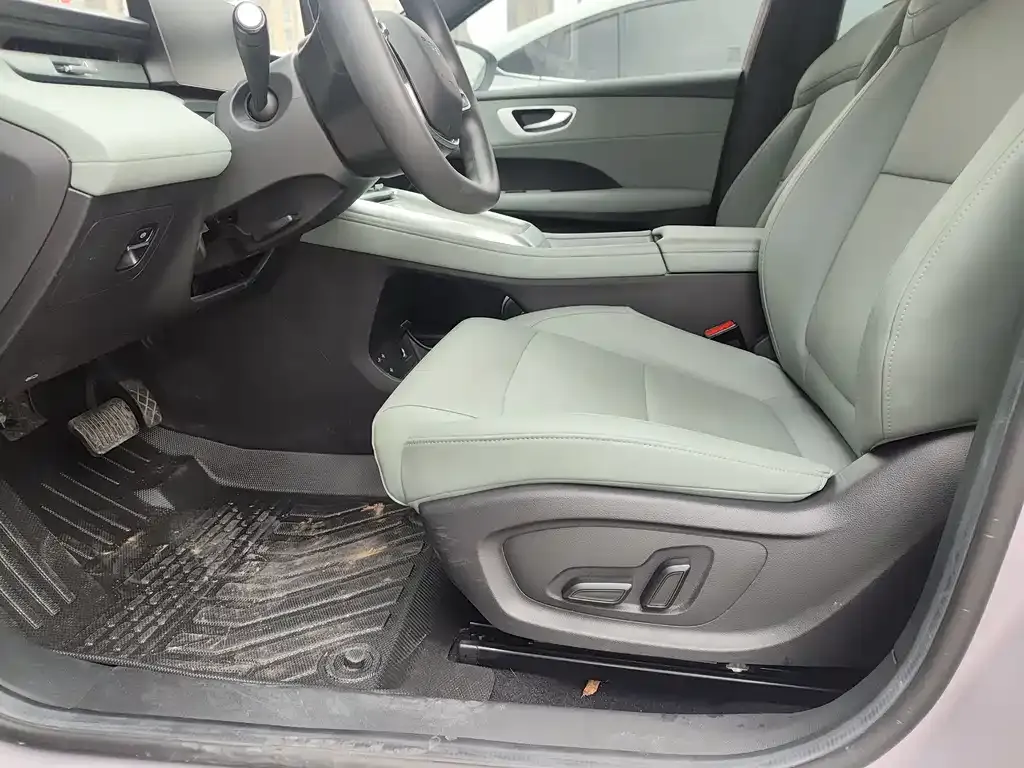 Roewe D6 2025 из CN, фото 10